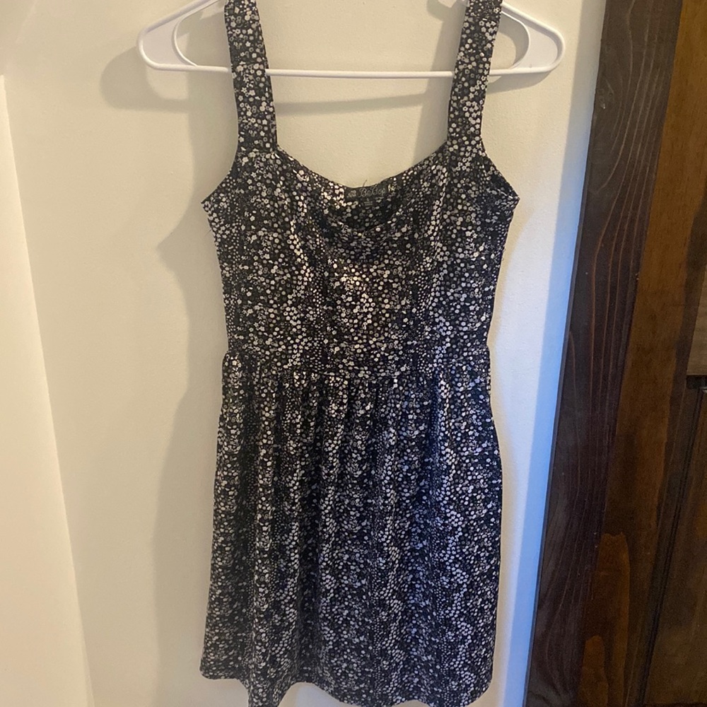 Dress w/ pockets